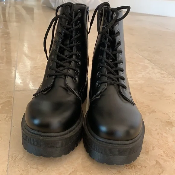 Qupid Black Combat Boots - Picture 1 of 6